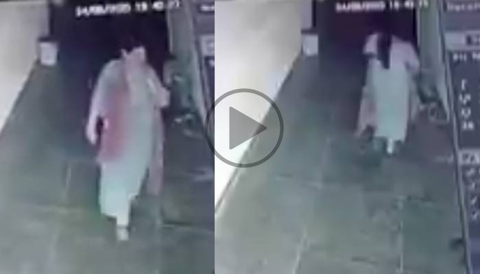 ویڈیو؛ خاتون ڈی اپس پی اپنی سہیلی کے گھر سے 2 لاکھ نقدی، موبائل چرا کر فرار