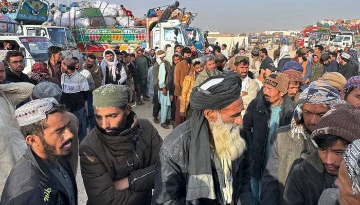 غیرقانونی افغان شہریوں کی وطن واپسی کیلئے طورخم بارڈر کھول دیا گیا