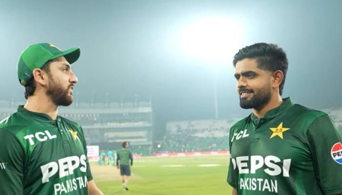 بیٹنگ کے دوران مجھے اتنا کیوں بھگایا، کپتان کا بابر اعظم سے سوال،دلچسپ انٹرویو وائرل