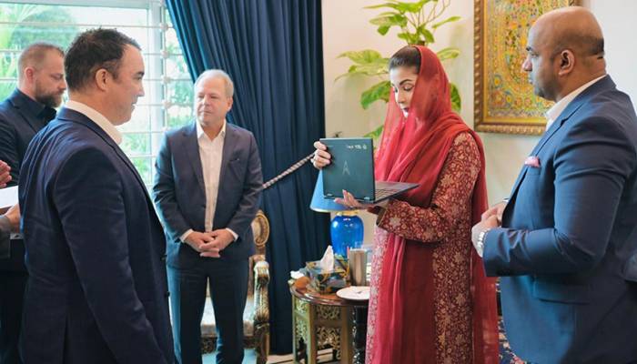 پنجاب میں گوگل کروم بک فیکٹری لگانے کی پیشکش، وزیراعلیٰ مریم نواز کی معاونت کی یقین دہانی