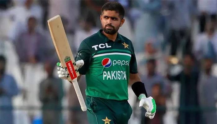 بابراعظم پہلے ون ڈے میں عالمی لیجنڈزکے ریکارڈتوڑنے کے قریب