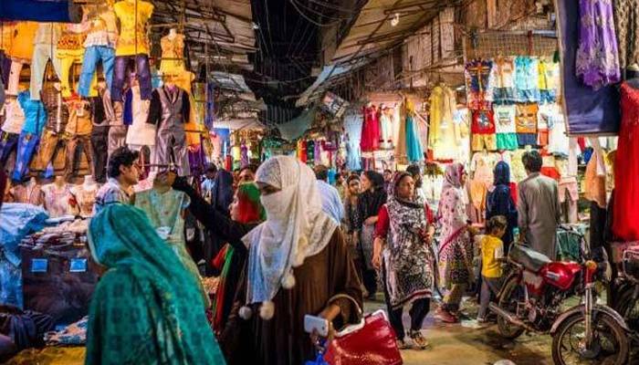 لاہور: مارکیٹیں اور شادی ہالز رات 10 بجے بند کرنے کا حکم