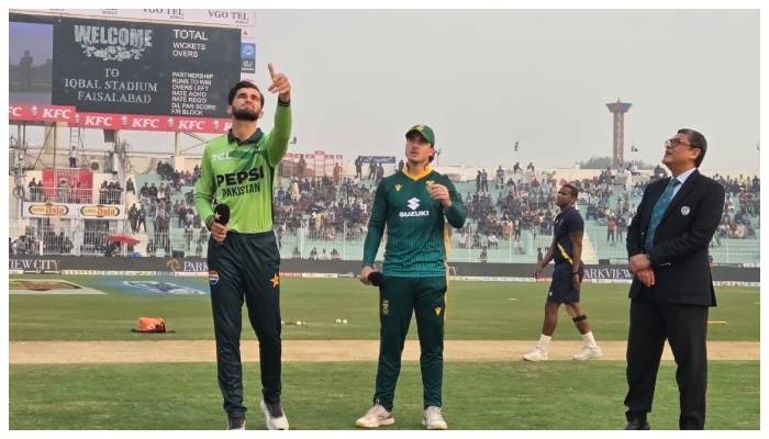 پہلا ون ڈے: پاکستان کا جنوبی افریقہ کیخلاف ٹاس جیت کر باؤلنگ کا فیصلہ