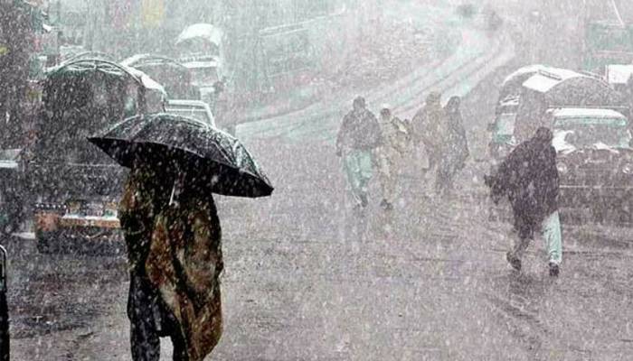 ملک کے مختلف علاقوں میں بارش اور پہاڑوں پر برفباری کی پیشگوئی