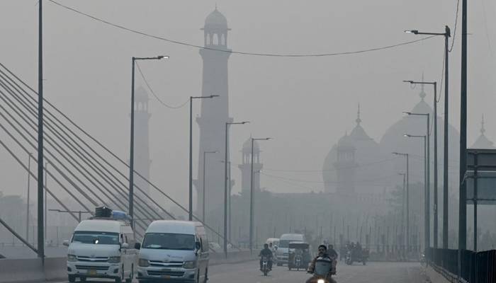 لاہور میں خنکی بڑھنے لگی، سموگ میں کمی، ہوا کا معیار بہتر ہونے لگا