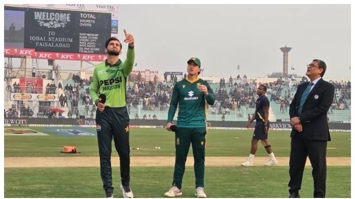 دوسرا ون ڈے میچ: پاکستان کا ٹاس جیت کر بیٹنگ کا فیصلہ