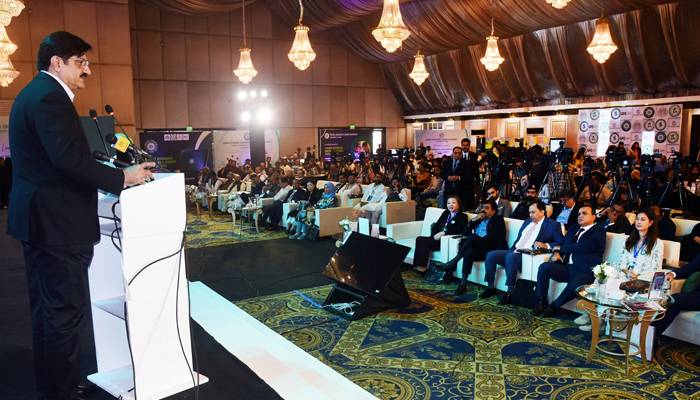 وزیراعلیٰ سندھ مراد علی شاہ نے طلبہ کی ڈیجیٹل حاضری کے نظام کا افتتاح کردیا 