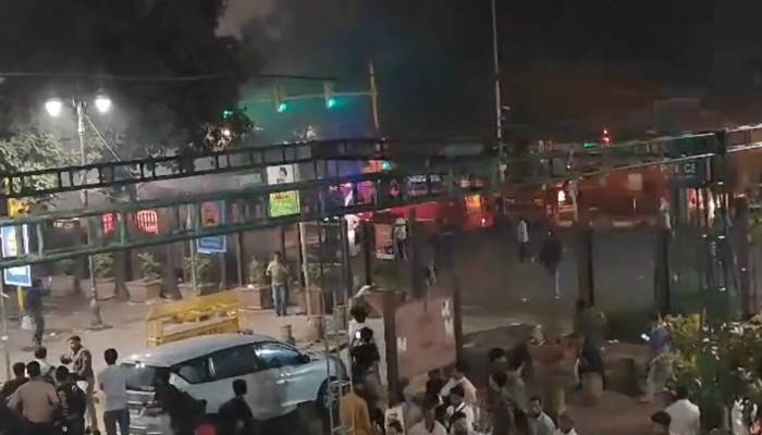 بھارتی دارالحکومت نیو دہلی میں کار سلنڈر دھماکہ ،8 افراد ہلاک