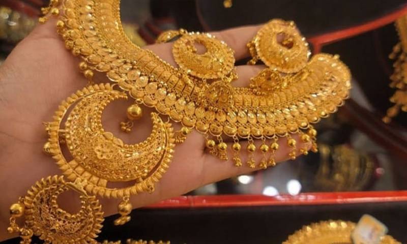 سونے کی فی تولہ قیمت میں حیران کن اضافہ