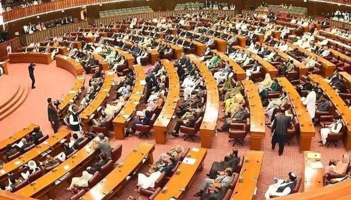 27 آئینی ترمیم کی منظوری کیلئے قومی اسمبلی کا اجلاس جاری