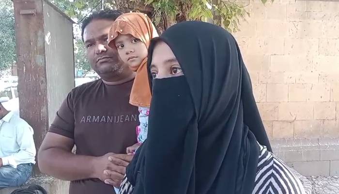 کراچی: 11 سال سے شناختی کارڈ نہ بننے پر خاتون بچوں سمیت سندھ ہائیکورٹ پہنچ گئیں