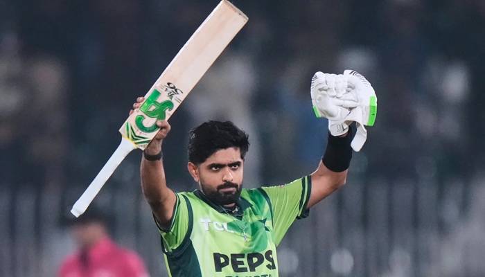 بابر اعظم نے سعید انور کا ریکارڈ‌ برابر میانداد، جے سوریا، ویوین رچرڈز کو پیچھے چھوڑ دیا