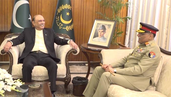 پاکستان کے آخری جوائنٹ چیفس آف اسٹاف کمیٹی جنرل ساحر شمشاد کی صدر سے الوداعی ملاقات