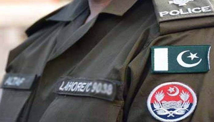 لاہور: بالیاں نوچنے والی 2 برقعہ پوش خواتین کو پولیس نے گرفتار کرلیا