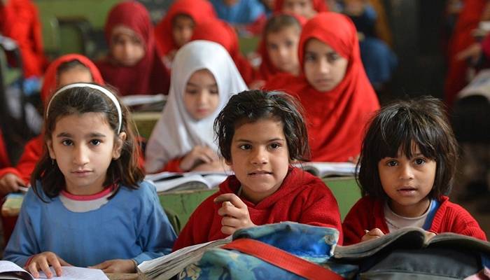 خیبرپختونخوا میں دھند کے باعث اسکولوں کا نیا ٹائم ٹیبل جاری