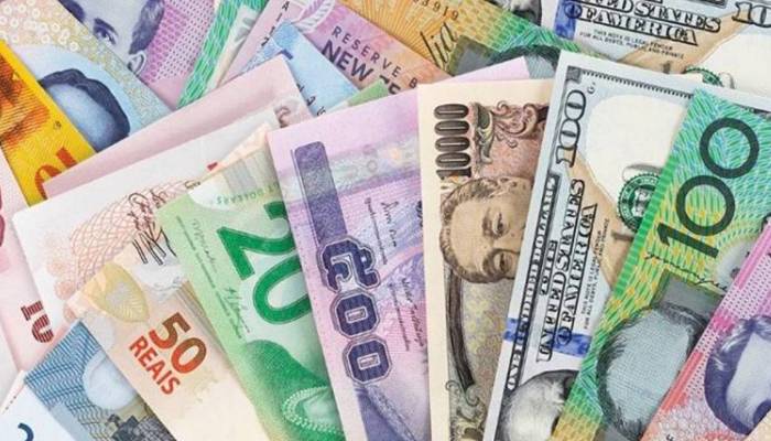 ڈالر، سعودی ریال، یورو اور برطانوی پاؤنڈ کی قدر میں کمی