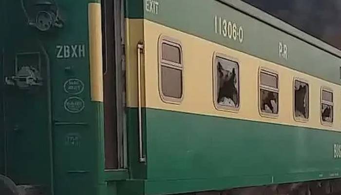 کراچی ایکسپریس بڑے حادثے سے بال بال بچ گئی