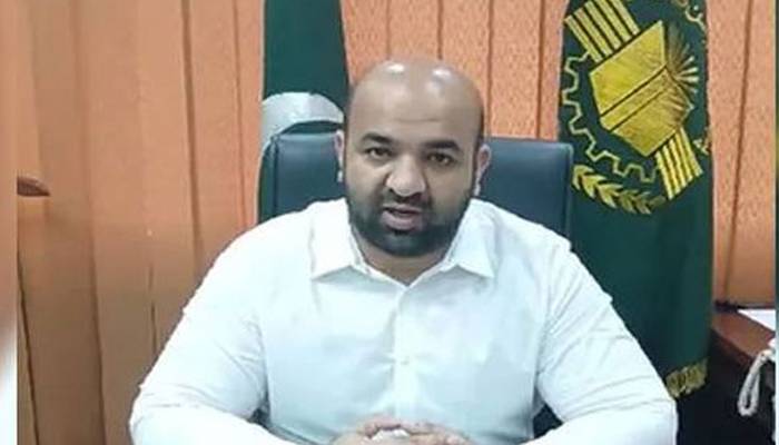 ٹریفک قوانین کی خلاف ورزی پر طلباء پر ایف آئی آر، وزیر تعلیم کا بڑا بیان آگیا