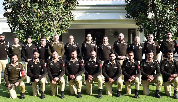 فیلڈ مارشل سید عاصم منیر سے کیمبرین پیٹرول میں حصہ لینے والی ٹیم کی ملاقات