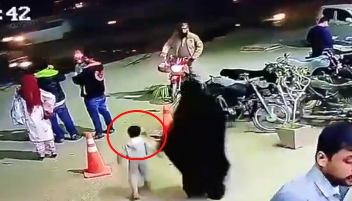 گٹر میں گر کر بچے کی ہلاکت، بی آر ٹی ریڈ لائن کا وضاحتی بیان آگیا