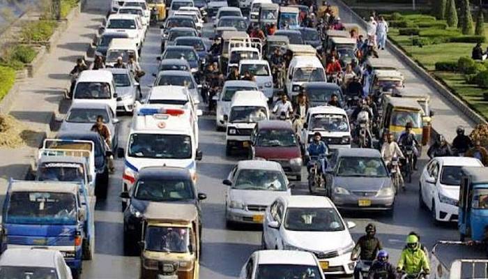 پنجاب میں ٹریفک قوانین پر سختی کے مثبت نتائج سامنے آنے لگے