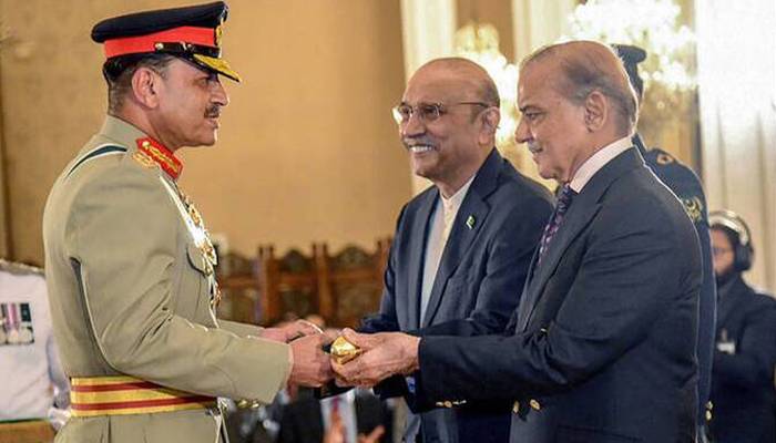 وزیر اعظم نےفیلڈ مارشل کی چیف آف ڈیفنس فورسز تعیناتی کی سمری ایوان صدر بھجوا دی