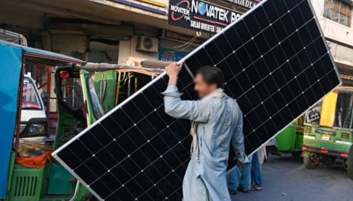  خریداروں کی سنی گئی، پاکستان میں سولر پینلز سستے ہوگئے