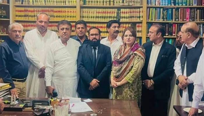 نیاز اللہ نیازی سمیت پی ٹی آئی رہنما اور ہائیکورٹ بار کے صدر دوبارہ ایک پیج پر آگئے