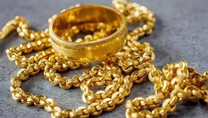 سونے کی فی تولہ قیمت میں 4ہزارروپے کی کمی