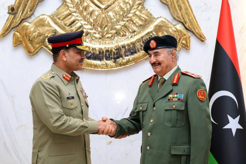 فیلڈ مارشل کی لیبیائی مسلح افواج کے سربراہ سے ملاقات، علاقائی سکیورٹی صورتحال اور دفاعی تعاون پر تبادلہ خیال