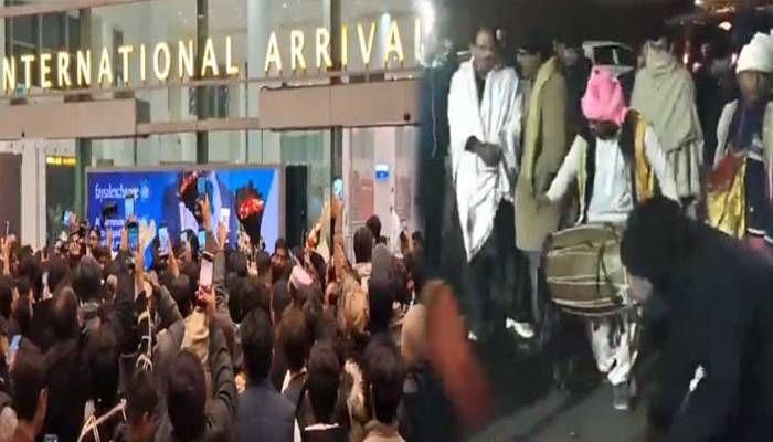 انڈر19ایشیاکپ کی فاتح ٹیم کا وطن واپسی پر شانداراستقبال،ڈھول کی تھاپ پر بھنگڑے