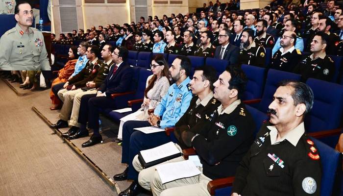 چیلنجز سے نمٹنے کیلئے قومی طاقت کے تمام عناصر میں ہم آہنگی ناگزیر ہے، فیلڈ مارشل