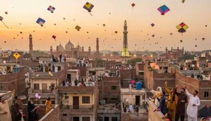 لاہور میں بسنت ، 7،6 اور 8فروری کو بسیں اور رکشے فری چلیں گے
