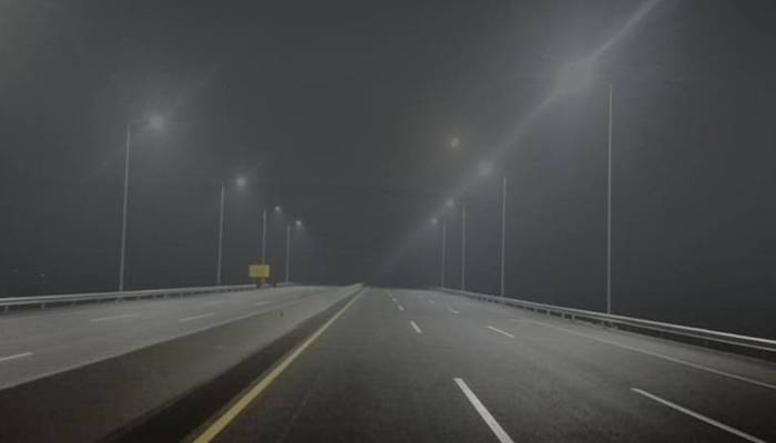 موٹروے ایم 2، ایم3 اور ایم 11 کو دھند کے باعث بند کردیا گیا
