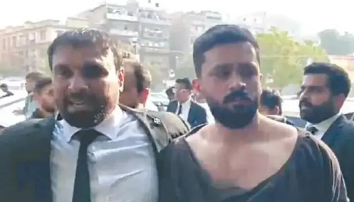 رجب بٹ کیس میں وکلاء کیخلاف مقدمہ ،ایس ایچ او سٹی کورٹ پر وکلاء کا مبینہ تشدد