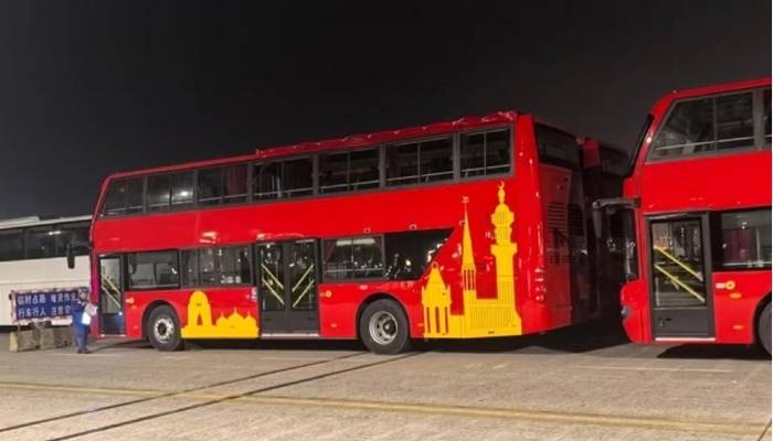 کراچی میں کل سے ڈبل ڈیکر بسیں چلیں گی
