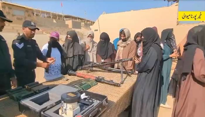 سی یو وی اے ایس بہاولپور کے طلباء کا پاک فوج کے زیر اہتمام معلوماتی دورہ
