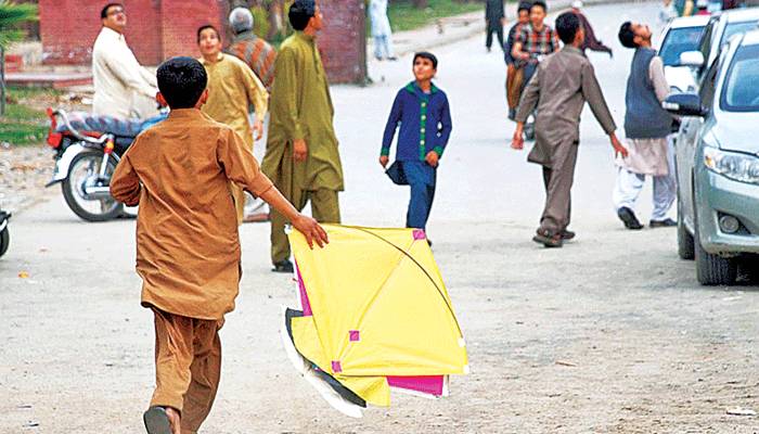 محکمہ داخلہ پنجاب کی صوبےبھر میں پتنگ بازی کیخلاف سخت کارروائی کی ہدایت