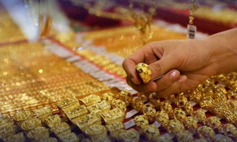 پاکستان اور عالمی مارکیٹ میں سونے کی قیمتوں میں کمی