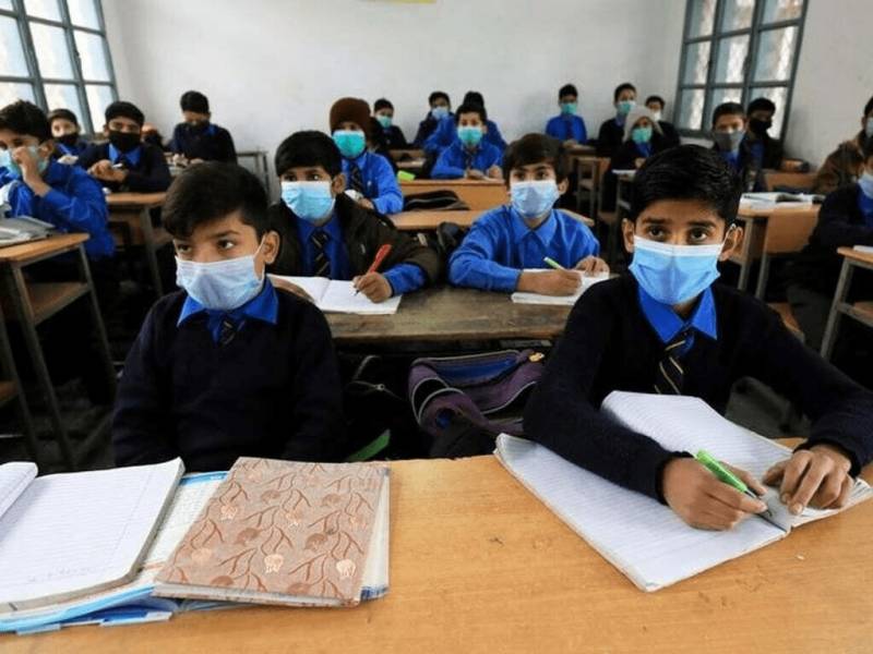 پنجاب بھر کے تعلیمی ادارے 12 جنوری سے دوبارہ کھلیں گے: وزیر تعلیم کا اعلان