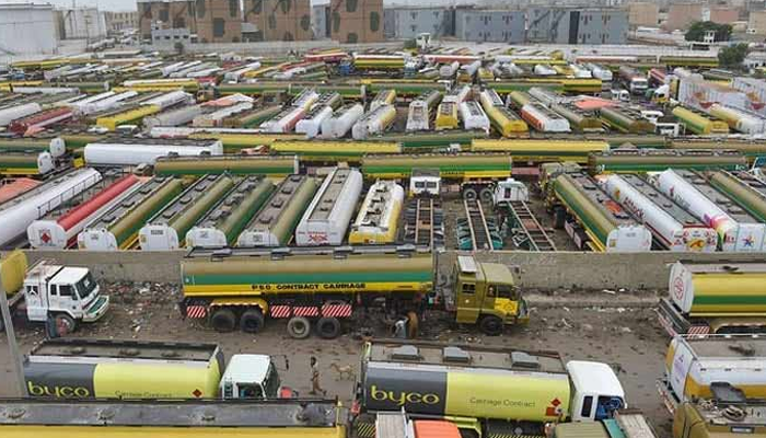 حکومت کا ملک میں تیل سپلائی کو ٹرانسپورٹ سے پائپ لائن پر منتقل کرنے کا پلان
