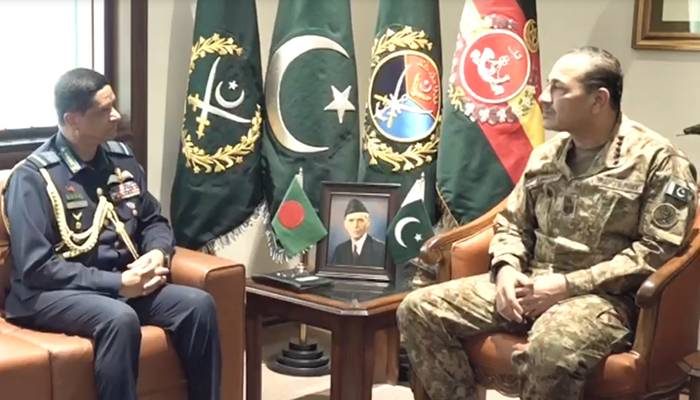 فیلڈ مارشل سید عاصم منیر سے بنگلہ دیشی ایئر چیف کی ملاقات، دوطرفہ دفاعی تعاون فروغ دینے پر تبادلہ خیال