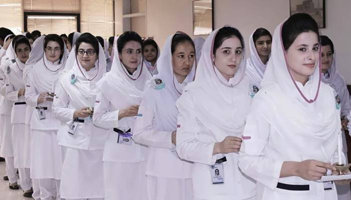 لاہور سمیت پنجاب کے مختلف ہسپتالوں میں گریڈ 16 کی 2 ہزار نرسیں تعینات