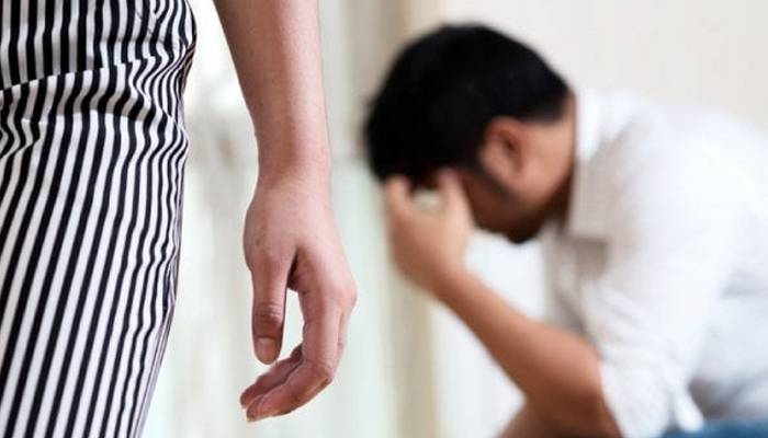  بیوی سے بے وفائی کرنیوالے شخص کی ویڈیو وائرل کرنا ریسٹورنٹ کو مہنگا پڑگیا