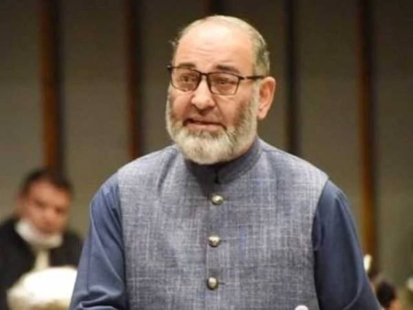 سابق سینیٹر مشتاق احمد نے نئی سیاسی جماعت کے قیام کا اعلان کر دیا 