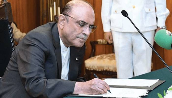صدر کے دستخط کے بغیر آرڈیننس کا اجرا، بلاول بھٹو نے اہم اجلاس طلب کرلیا