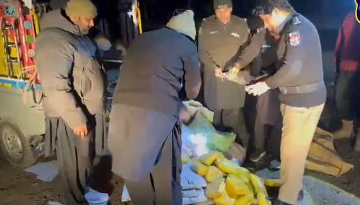 نوشہرہ: منشیات اسمگلنگ کیخلاف کامیاب کارروائی، 5.25 من چرس برآمد