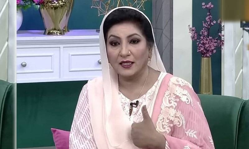 پاکستان کی مشہور نیوز کاسٹر عشرت فاطمہ کا ریڈیو پاکستان میں یادگار کیرئیر اختتام کو پہنچا