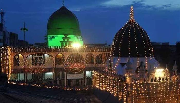 ملک بھر میں آج شبِ معراج عقیدت و احترام سے منائی جائے گی