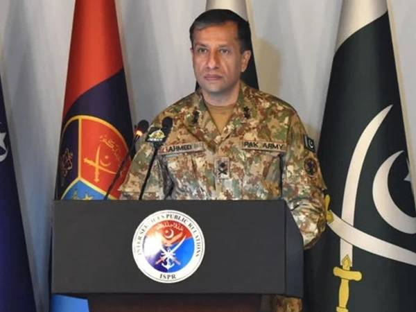 ‏ڈی جی آئی ایس پی آر کی اسلامیہ یونیورسٹی بہاولپور میں اساتذہ اور طلباء کیساتھ خصوصی نشست